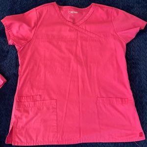 Scrub top pink